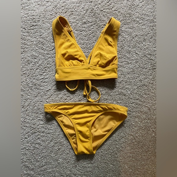 ☀️ Gold Bikini - Picture 1 of 4
